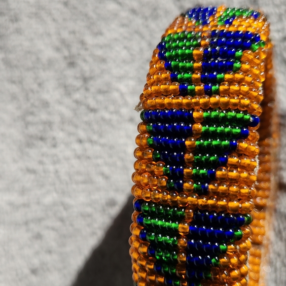 Kenya, Handmade Beaded Woman's Bracelet 3/4 High, 2.5in inner Diameter - Picture 4 of 5